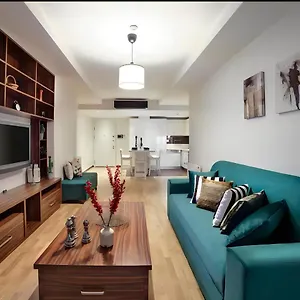 luxury-residence-in-ili-pool-garage-gym.istanbul-turkeyhotels.com/